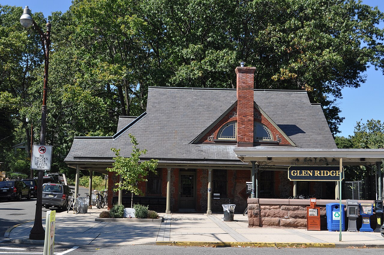 Glen_Ridge_NJ_Transit_Train_Station.jpg